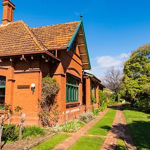 Buxton Manor Bed & Breakfast Adelaide